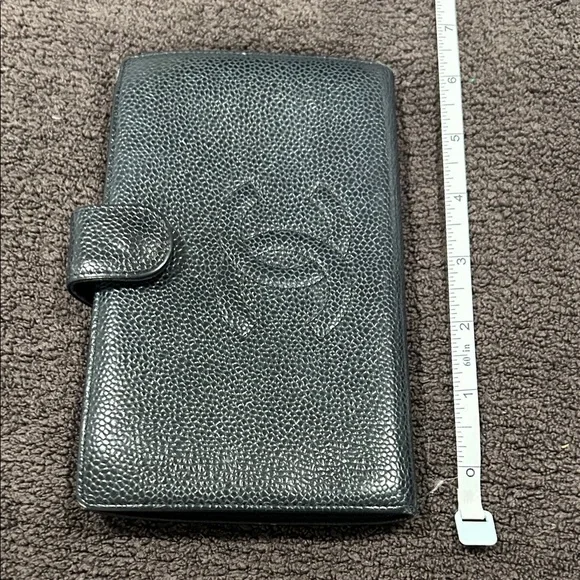 Vintage CHANEL Textured Black Leather Wallet Hologram - Picture 3 of 12